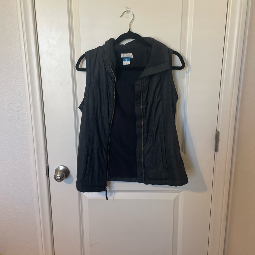 Columbia lightweight fleece lined puffer vest